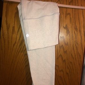 Lululemon high wasted cropped leggings
